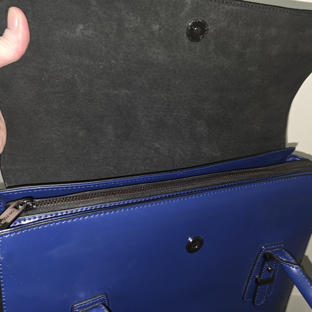 Elegant Blue Handbag - Picture 6 of 7